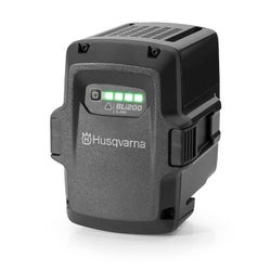 Akut, laturit ja lisätarvikkeet